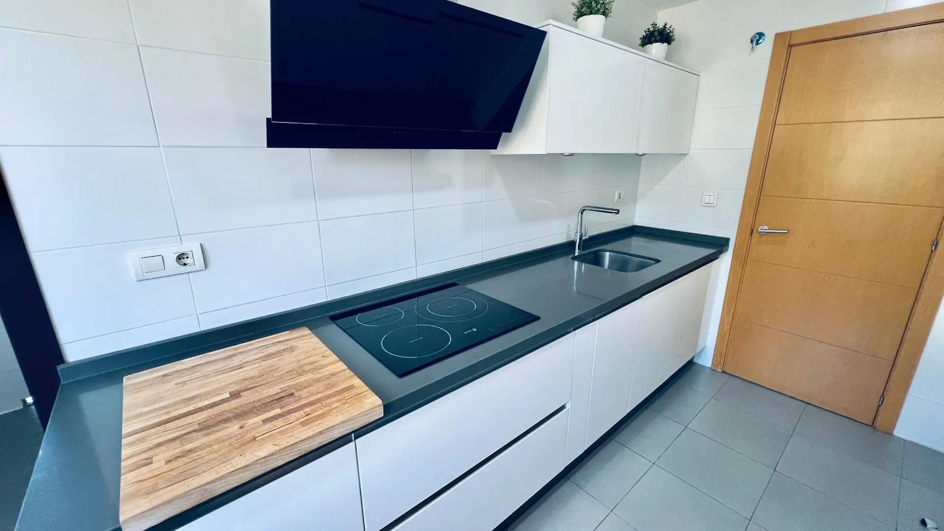 Panoramic Ocean Retreat Apartment Estepona