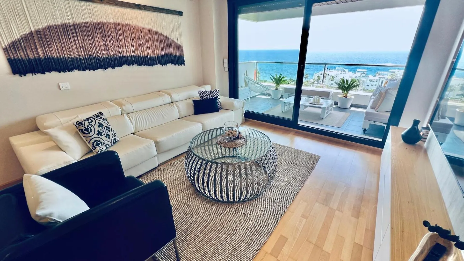 Panoramic Ocean Retreat Apartment Estepona
